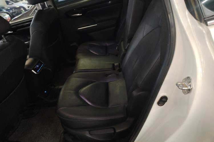 Used Toyota Highlander 2022 Dual-Engine 2.5L Four-Wheel Drive Prestige Version 7 Seats