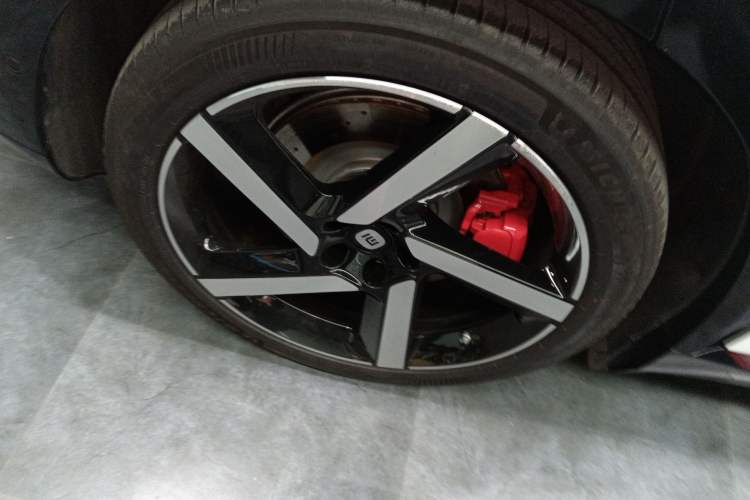 Used  YU7 2025 Ultra-Long Range High-Performance All-Wheel-Drive Max Edition