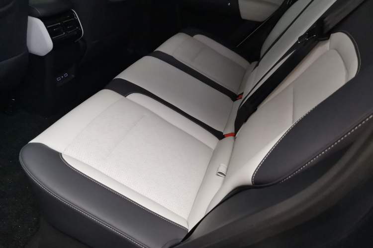 Used  03 2024 401km Two-Wheel Drive Standard Advanced Version
