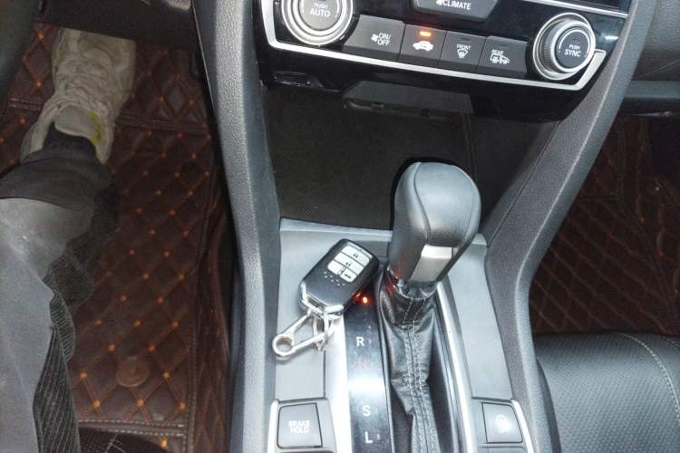 Used Honda Civic 2016 220TURBO CVT Luxury Edition
