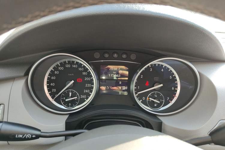 Used Mercedes-Benz R-Class 2014 R 320 4MATIC Business Model
