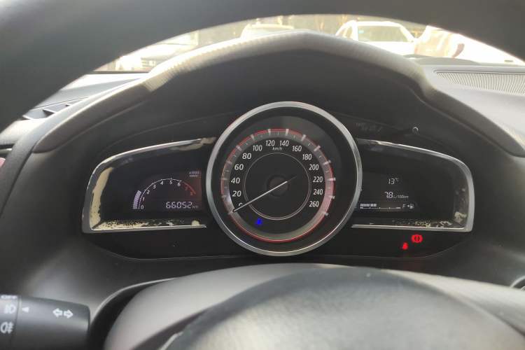 Used Mazda Mazda 3 Axela 2016 Sedan 1.5L Manual Luxury Model