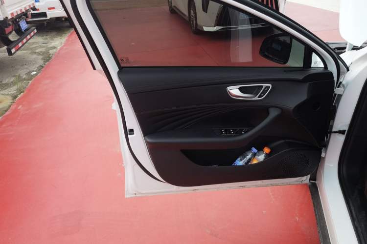 Used Roewe D7 2025 DMH 125km World Champion Edition
