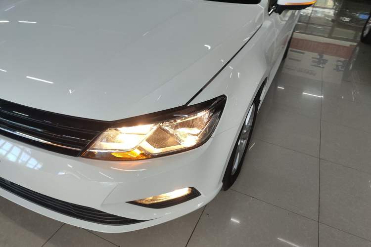 Used Volkswagen Lamando 2017 230TSI DSG Fashion Edition
