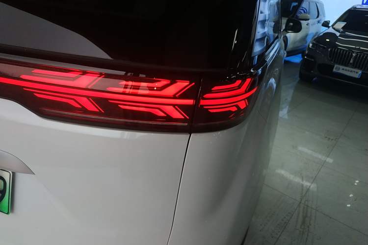 Used Denza D9 2024 DM-i 980 Four-Wheel Drive Prestige Model