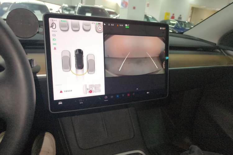 Used Tesla Model Y 2021 Long-Range All-Wheel-Drive Version
