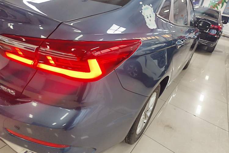 Used Ford Escort 2021 1.5L Automatic Platinum Edition
