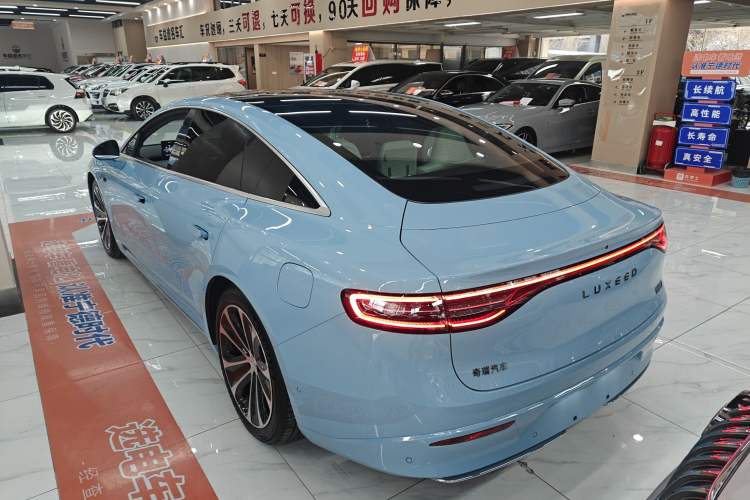 Used Hima Luxeed S7 2025 785 km Ultra
