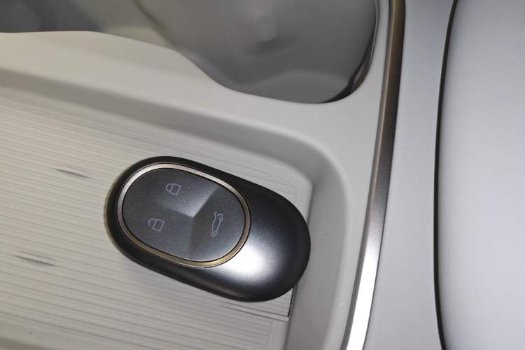 Used Nio ES6 2024 75 kWh
