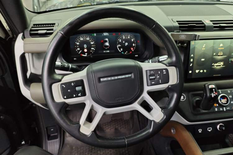 Used Land Rover Defender 2022 110 P400 Dark Edition
