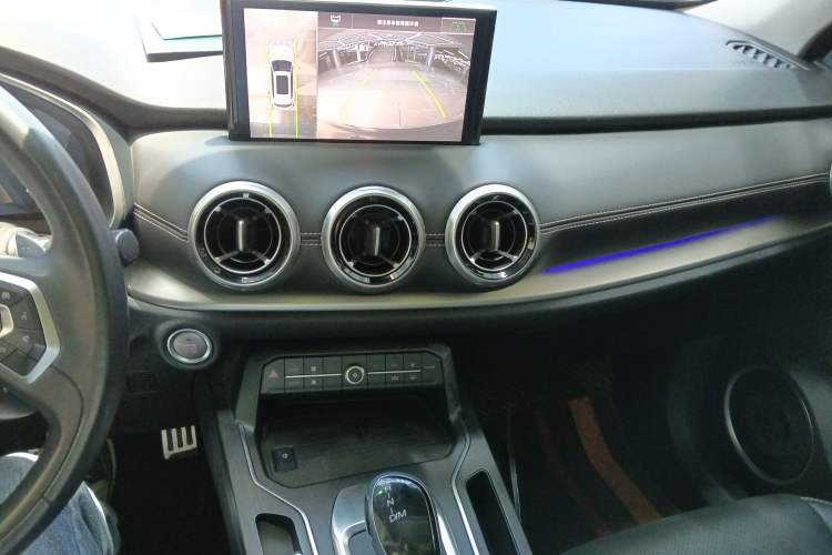 Used Wey VV6 2018 2.0T Two-Wheel-Drive Ultra-Luxury Version China V Standard
