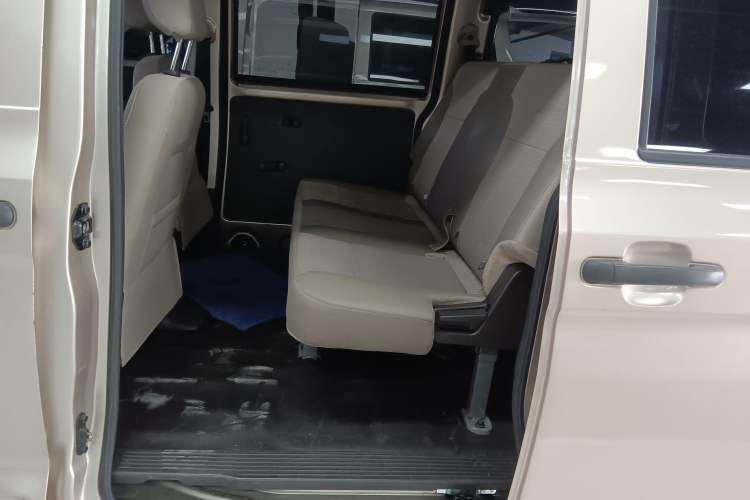 Used Wuling Hongguang V 2022 1.5L Jingqu Edition Electric-Assist LAR