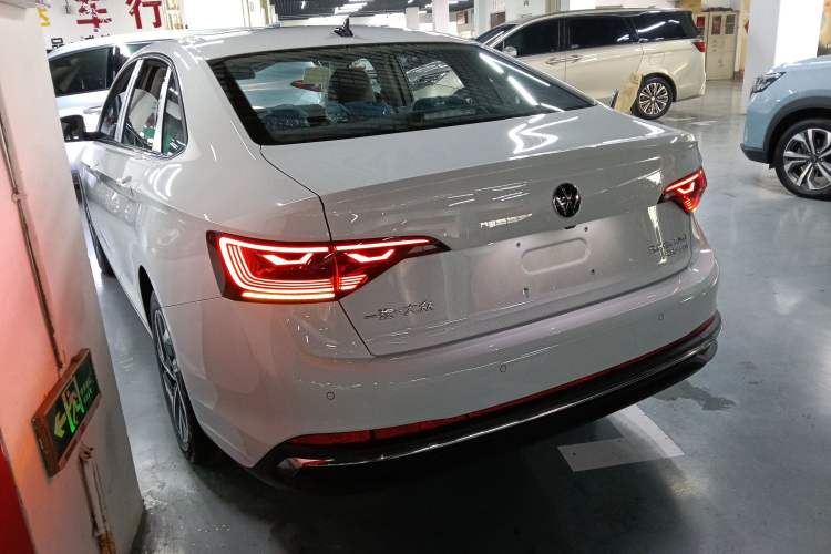 Used Volkswagen Sagitar 2025 Facelifted 300TSI DSG Flyover Edition