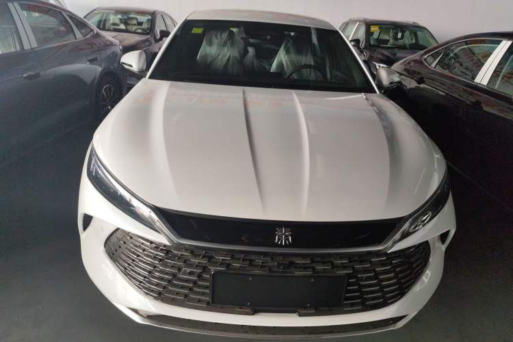 Used BYD Qin L 2025 DM-i Smart Drive 80KM Leading Model
