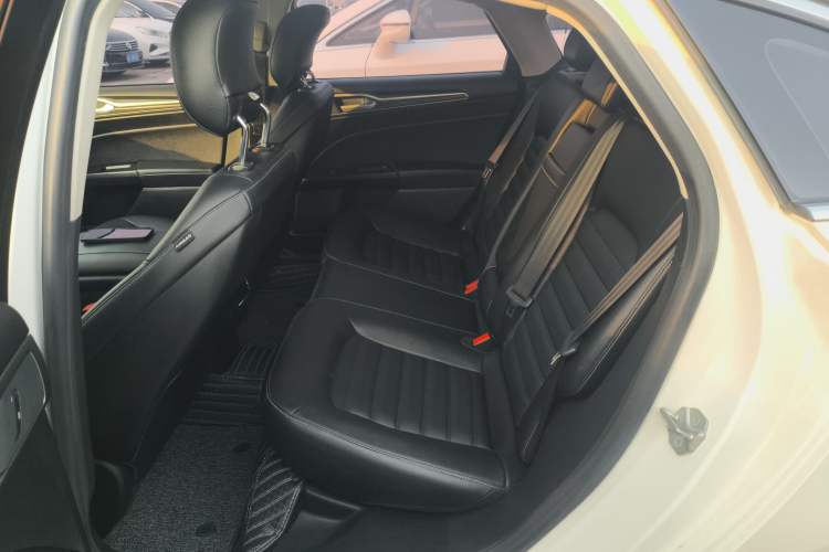 Used Ford Mondeo 2018 EcoBoost 180 Smart Control Fashion Model China VI Standard
