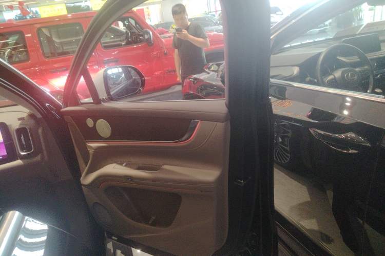 Used Hima AITO M9 2024 Range-Extended Ultra Version 52 kWh 5-Seater Model
