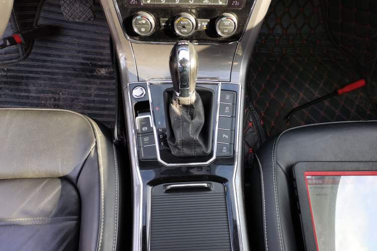 Used Volkswagen Passat 2017 330TSI DSG Luxury Edition
