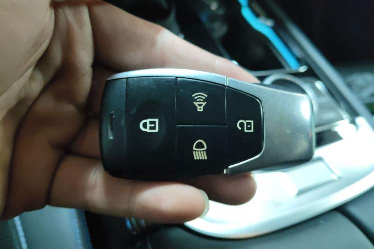 Used  BJ40 2020 2.0T Automatic Four-Wheel Drive Urban Hunter Edition Chivalrous Type
