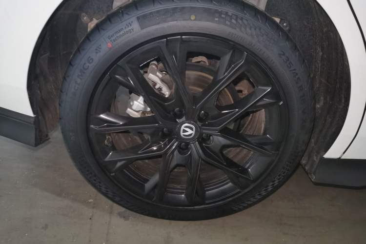 Used Changan UNI-V 2024 1.5T Prestige Edition
