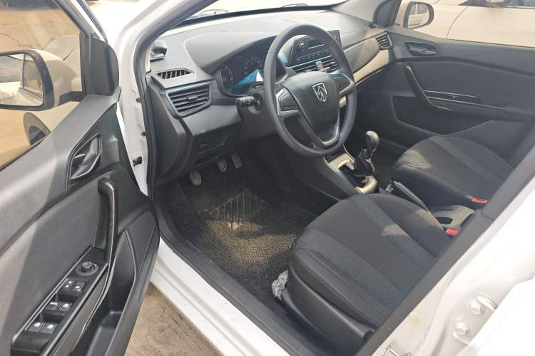 Used Baojun 310 2016 1.2L manual Comfort trim level

