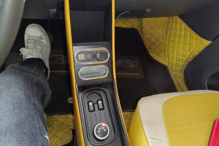 Used Wuling Hongguang MINIEV 2021 Macaron Sandwich Model 170 km Lithium Iron Phosphate