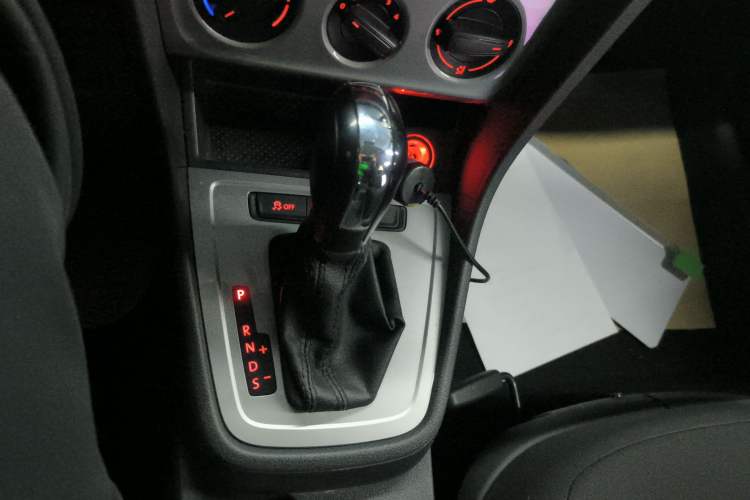 Used Volkswagen Lavida 2013 Revised Classic 1.6L Automatic Fashion Edition