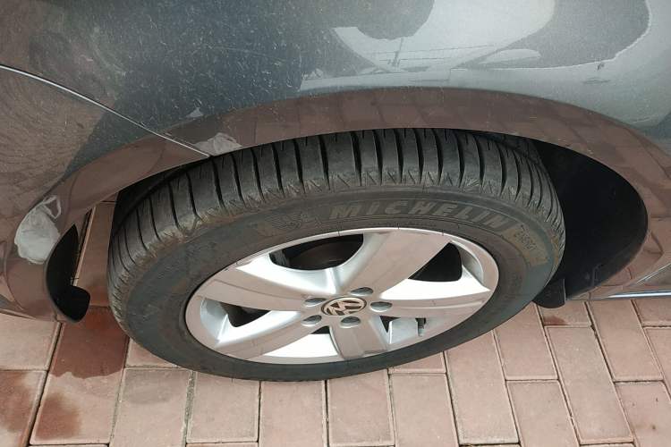 Used Volkswagen Touran 2015 1.4T Manual Fashion Edition 5-Seater
