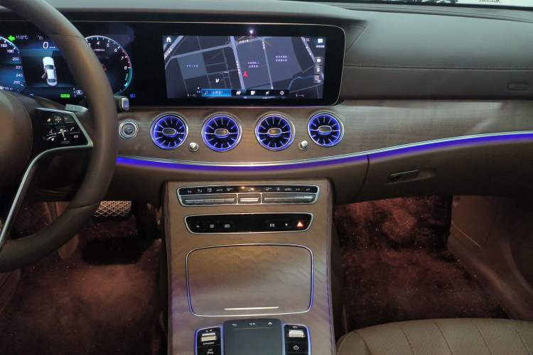 Used Mercedes-Benz E-Class New Energy 2023 E 350 e L Plug-in Hybrid Sedan
