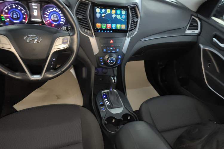 Used Hyundai Santa Fe 2013 2.4L Automatic 4x4 Comfort Edition
