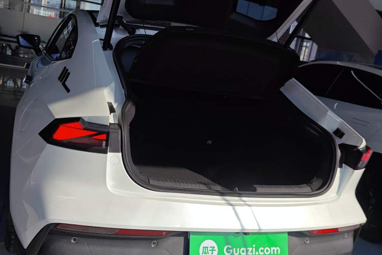 Used Changan UNI-V 2023 1.5T Prestige Model
