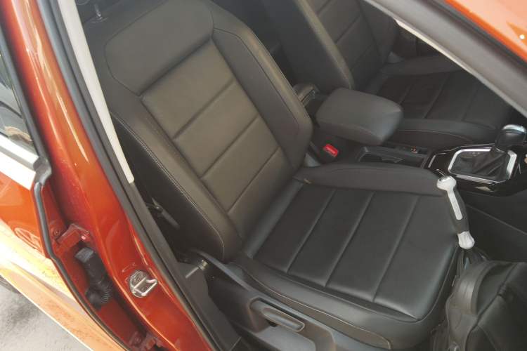 Used Volkswagen T-ROC 2018 280TSI DSG Two-Wheel-Drive Comfort Version China V Standard