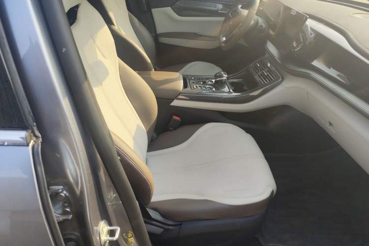 Used BYD Qin PLUS 2024 HONOR Edition DM-i 55KM Leading Model
