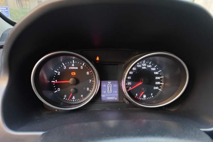 Used Haval H6 2015 Upgraded Model 1.5T Manual Two-Wheel Drive Elite Version
