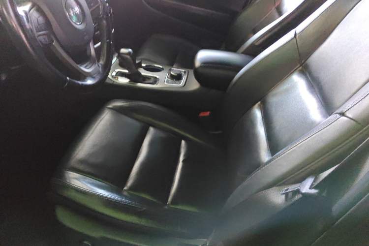 Used  Grand Cherokee 2020 3.0L Professional Navigation Edition
