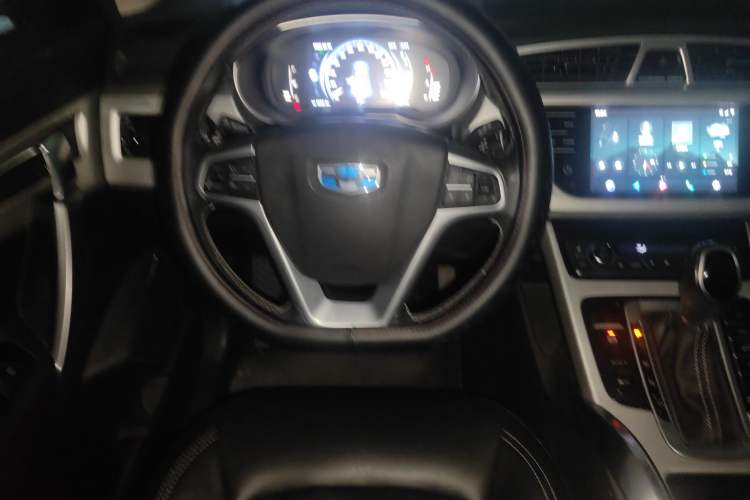 Used Geely Auto Emgrand X7 Sport 2018 1.8TD Automatic Two-Wheel Drive Smart 4G Connected Version