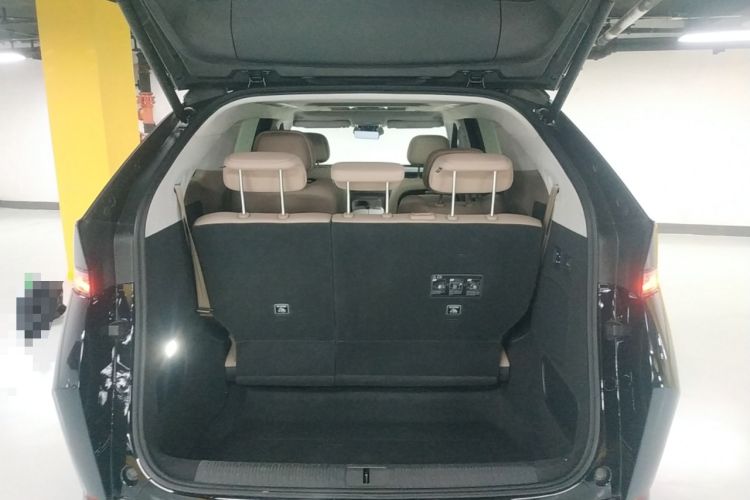 Used XPeng X9 2025 740 Ultra-Long Range Max
