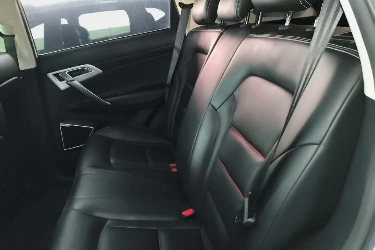 Used Geely Auto Emgrand X7 Sport 2018 2.0L Manual Two-Wheel Drive Zhiya Version