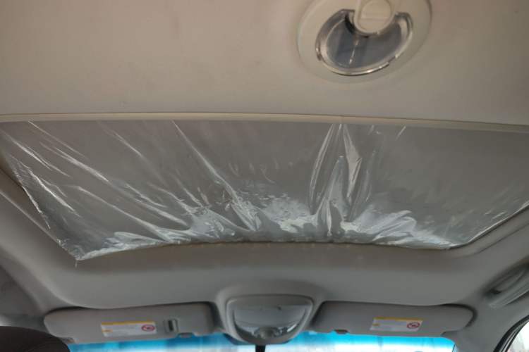 Used Roewe W5 2014 1.8T 2WD Automatic Tharu Special Edition
