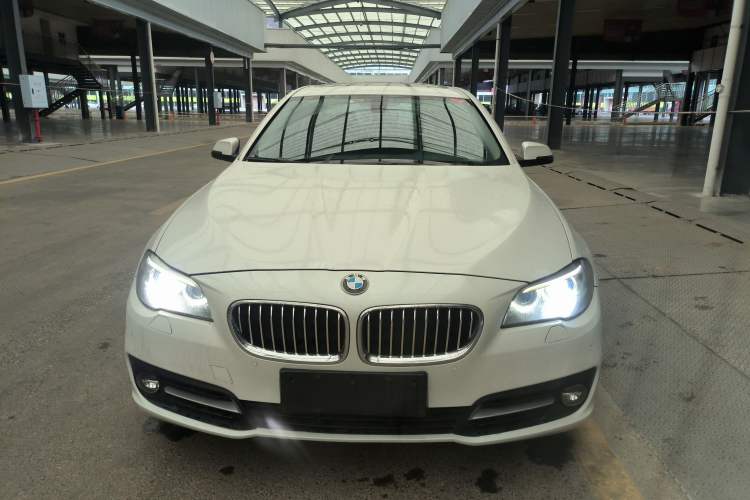 Used BMW 5 Series 2015 520i Elegant Edition
