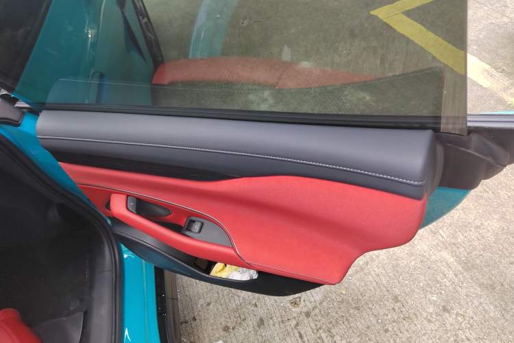 Used  SU7 2024 Rear-Drive Ultra-Long Range Advanced Pro-Level Intelligent Driving Version
