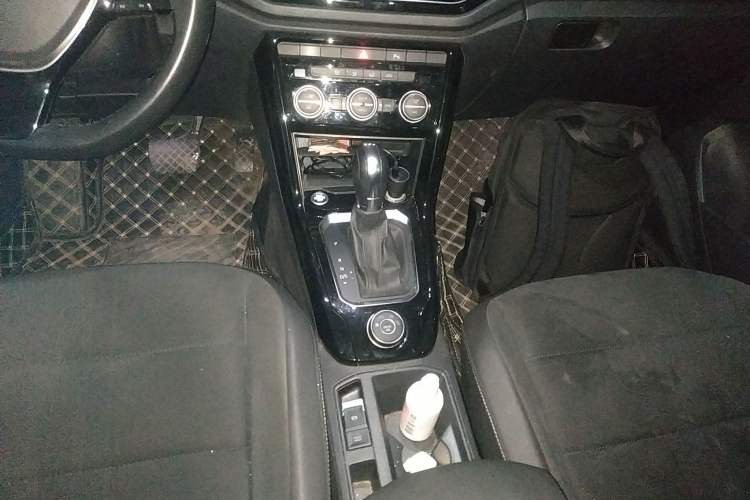 Used Volkswagen T-ROC 2019 280TSI DSG Four-Wheel Drive Luxury Version China V Standard
