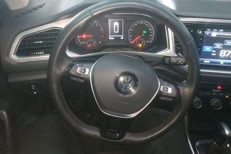 Used Volkswagen T-ROC 2018 230TSI DSG Two-Wheel Drive Advanced Version China V Standard