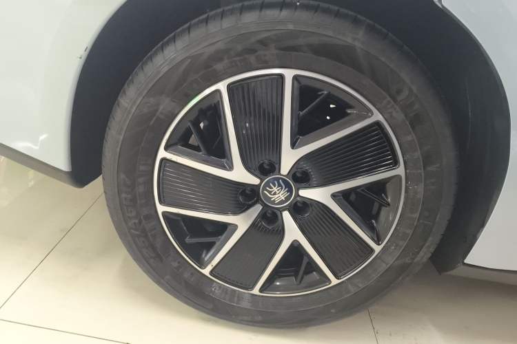 Used BYD Qin L 2024 DM-i 120KM Leading Model
