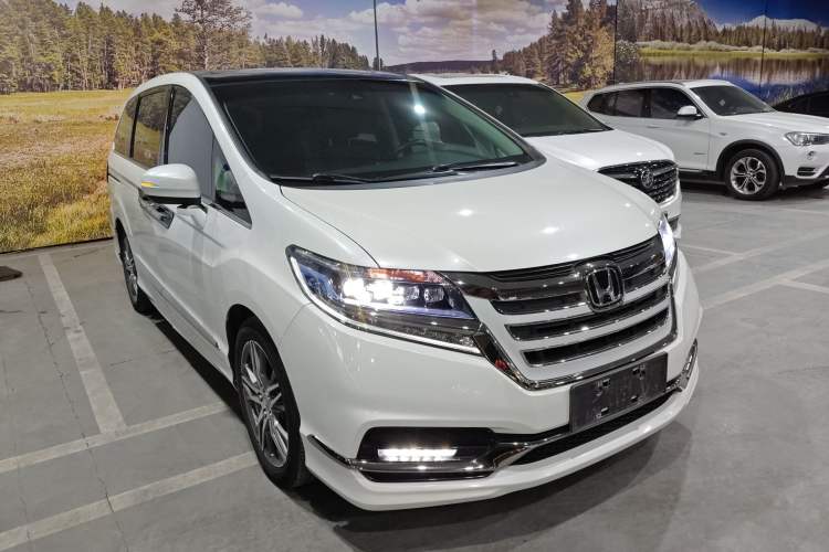 Used Honda Elysion 2019 2.0L Hybrid Luxury Edition
