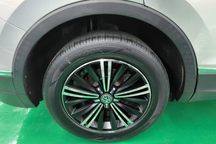 Used Volkswagen Tiguan L 2019 Updated Version 330TSI Automatic Two-Wheel Drive Panoramic Comfort Edition China VI Standard