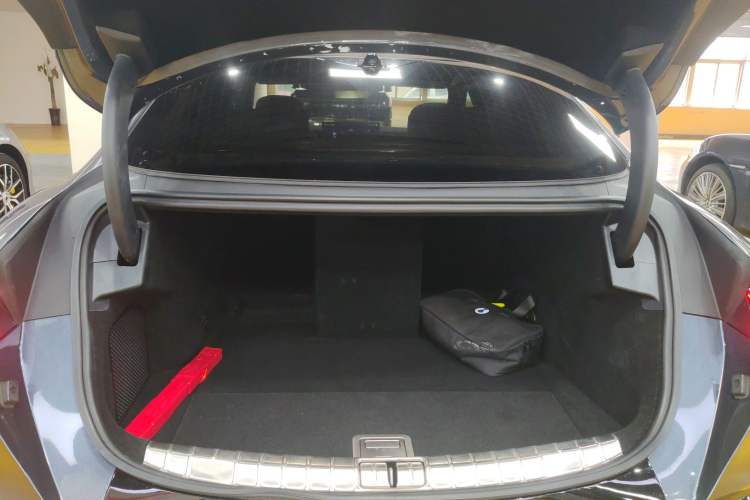 Used Denza Z9 2024 1100 km All-Wheel-Drive Ultra Version
