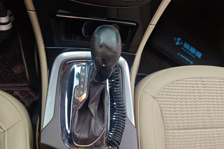 Used Buick Regal 2015 2.0L Leading Fashion Edition