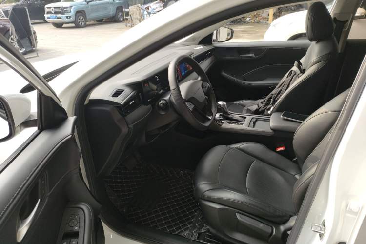 Used Roewe i5 2023 1.5L CVT Luxury Edition
