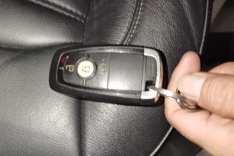 Used Ford Edge 2018 EcoBoost 245 Two-Wheel-Drive Platinum Edition 5 Seats