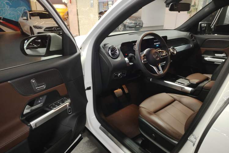 Used Mercedes-Benz GLB 2022 Updated GLB 200 Fashion Edition